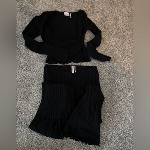 UO black ribbed set